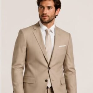 Terno Masculino Slim Bege: Elegância Contemporânea e Leveza